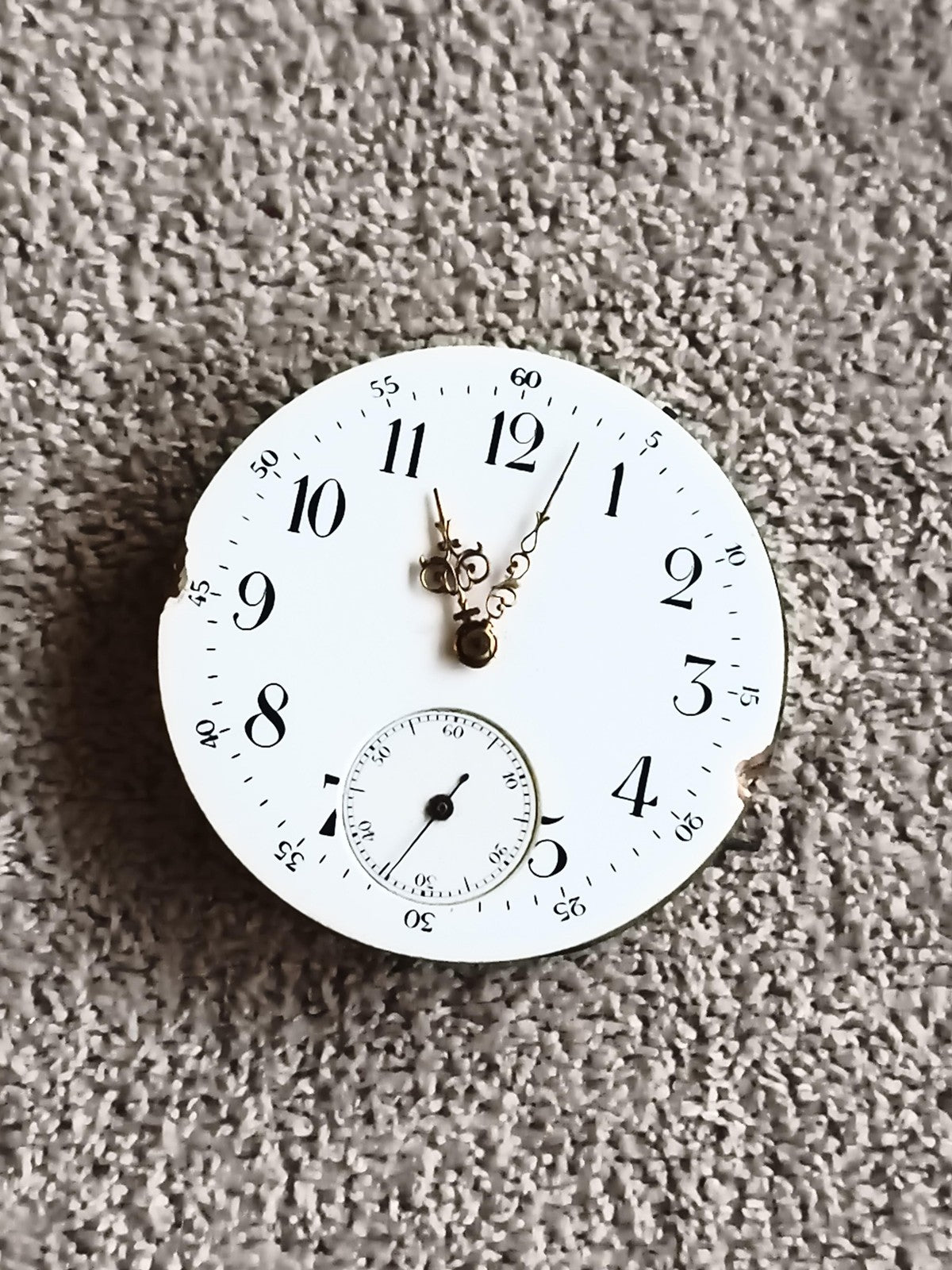Cadran montre gousset ancien à restaurer émail blanc aiguilles dorées vintage