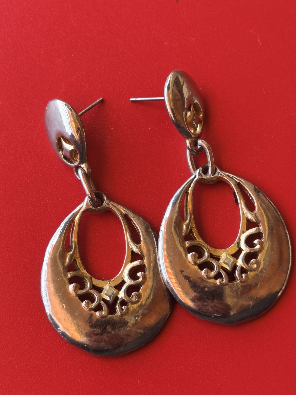 Paire de boucles d?oreilles vintage ancienne rétro pour collectionneur bijou ori
