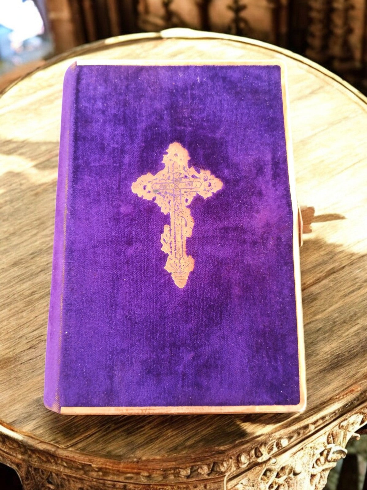 Missel ancien velours violet croix dorée XIXe religieux arménien arabe