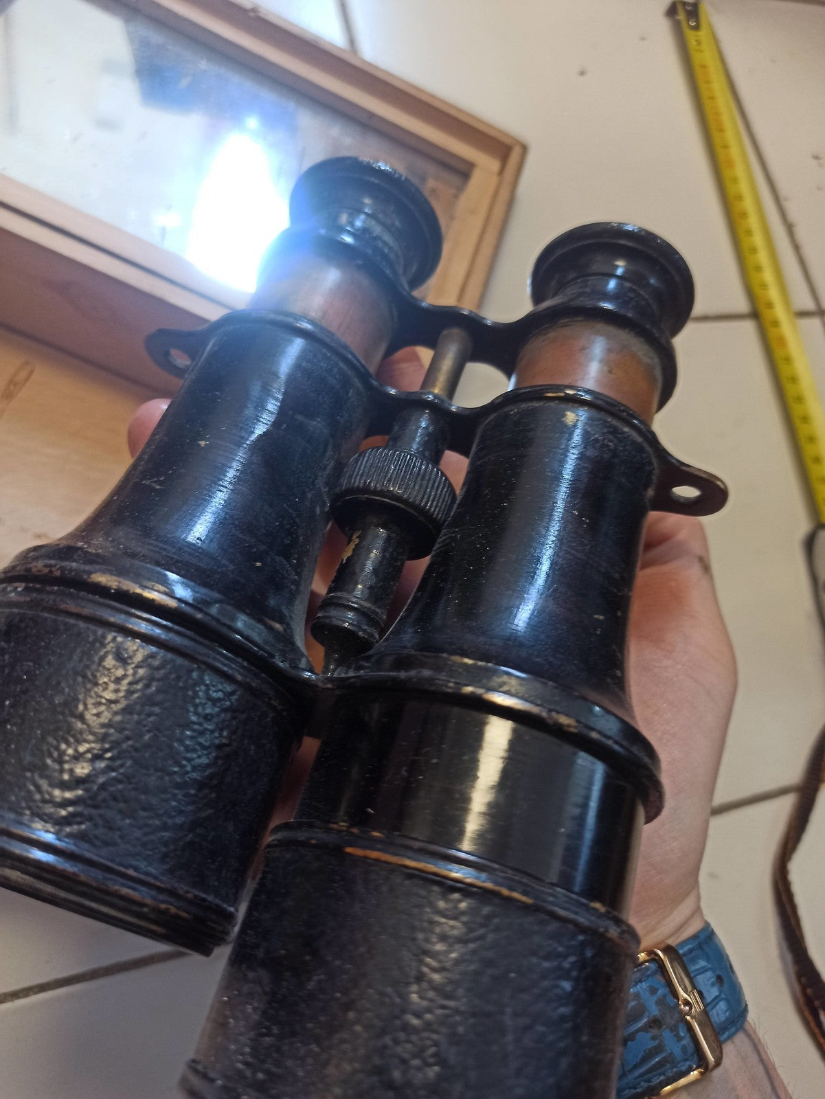 Jumelles anciennes vintage noir rétro avec coffret bois vitré