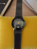 Montre femme vintage Le Château noir rétro, bracelet aspect cuir, non testée