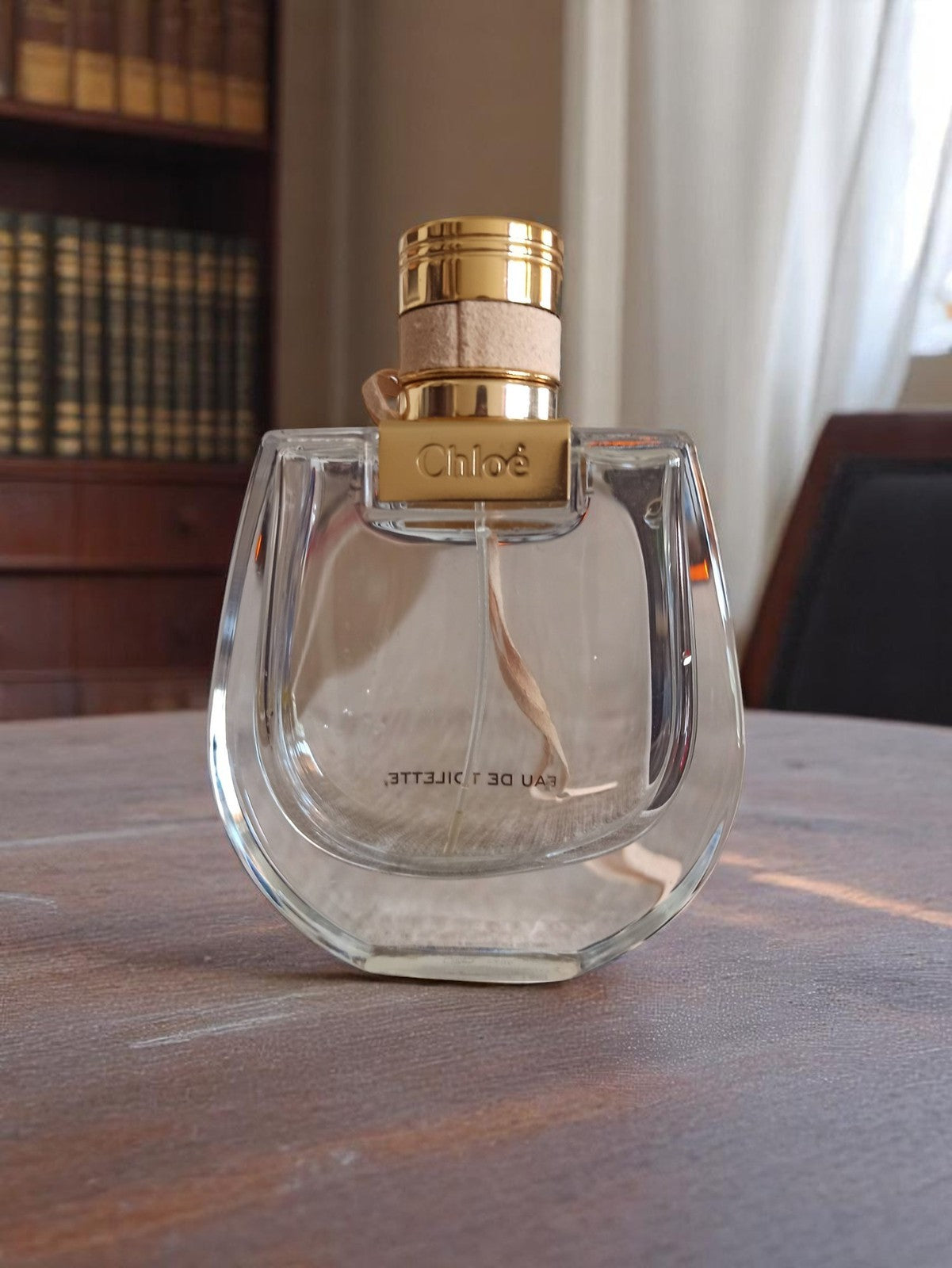 Flacon parfum Chloé vintage verre transparent or bouchon ruban déco