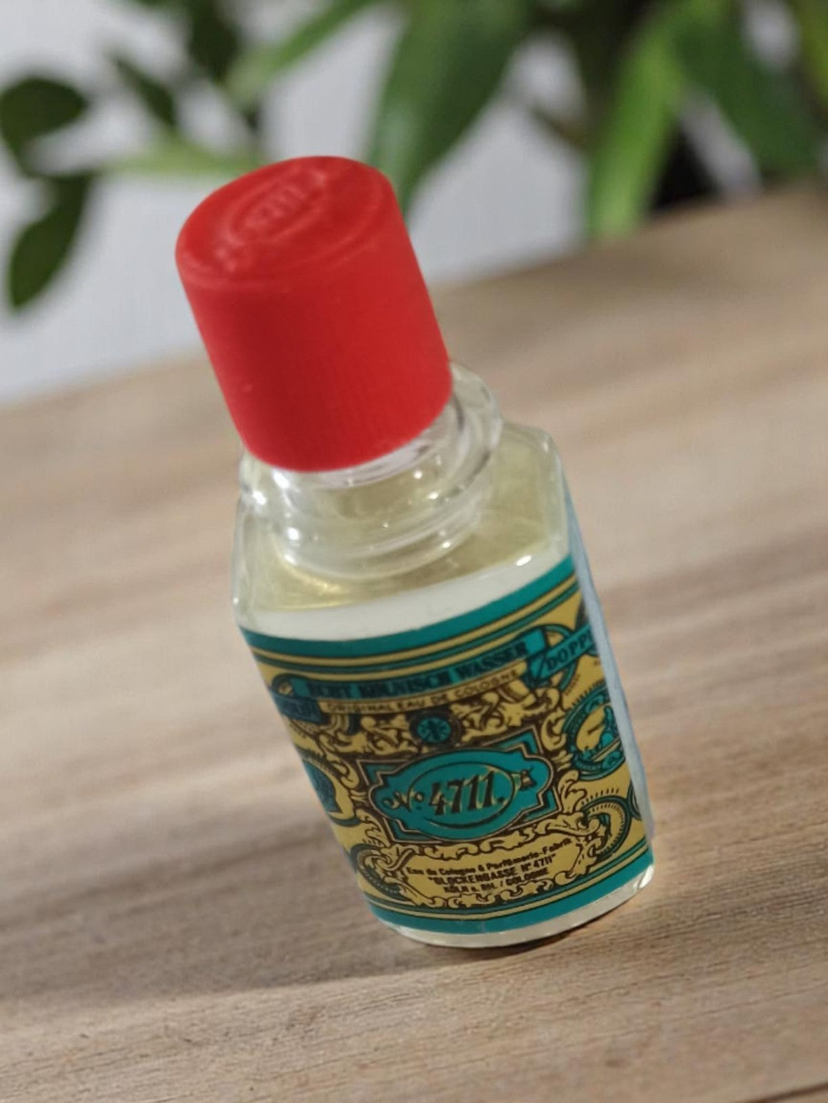 Miniature parfum vintage 4711 flacon rétro Eau de Cologne bouchon rouge