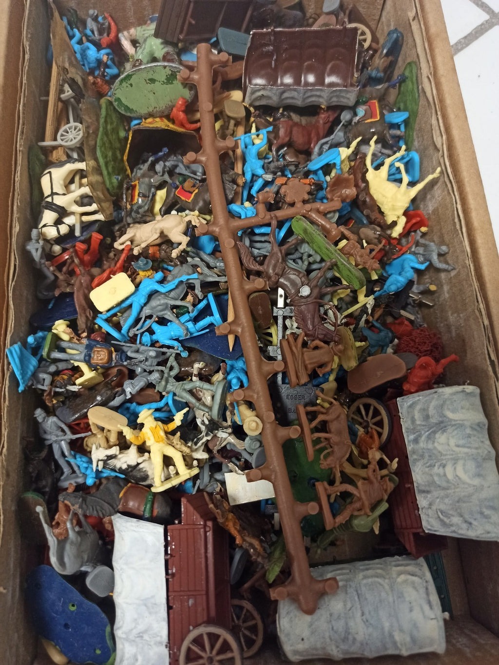 Lot figurines et accessoires Kibri Preiser HO vintage, personnages trains ancien