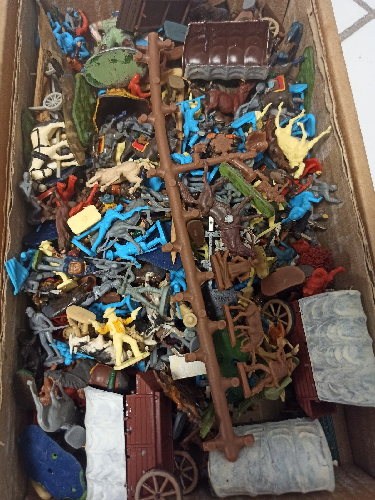 Lot figurines et accessoires Kibri Preiser HO vintage, personnages trains ancien