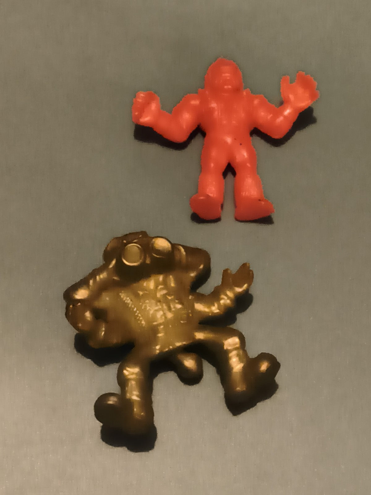 Figurines Sentai miniatures plastique coloré set x2 robot monstre Japon années 8