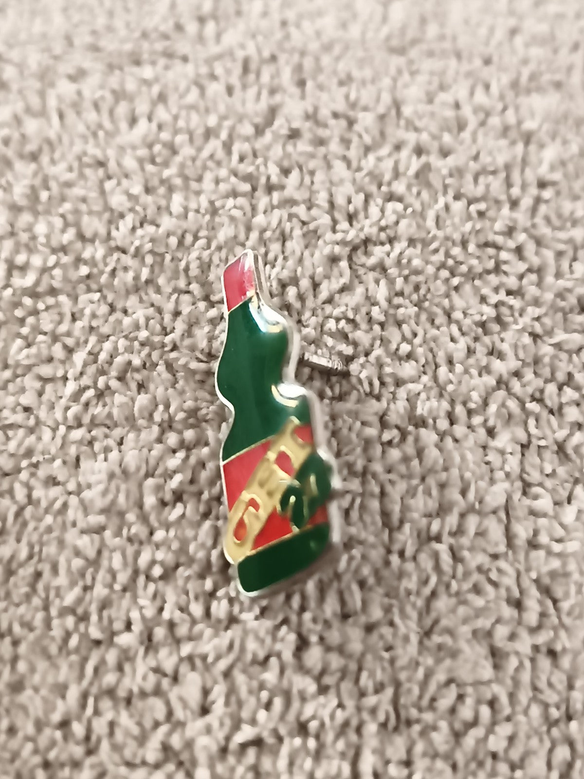 Pin's vintage bouteille verte Bière 33 Export émaillé publicitaire (Ref 5)