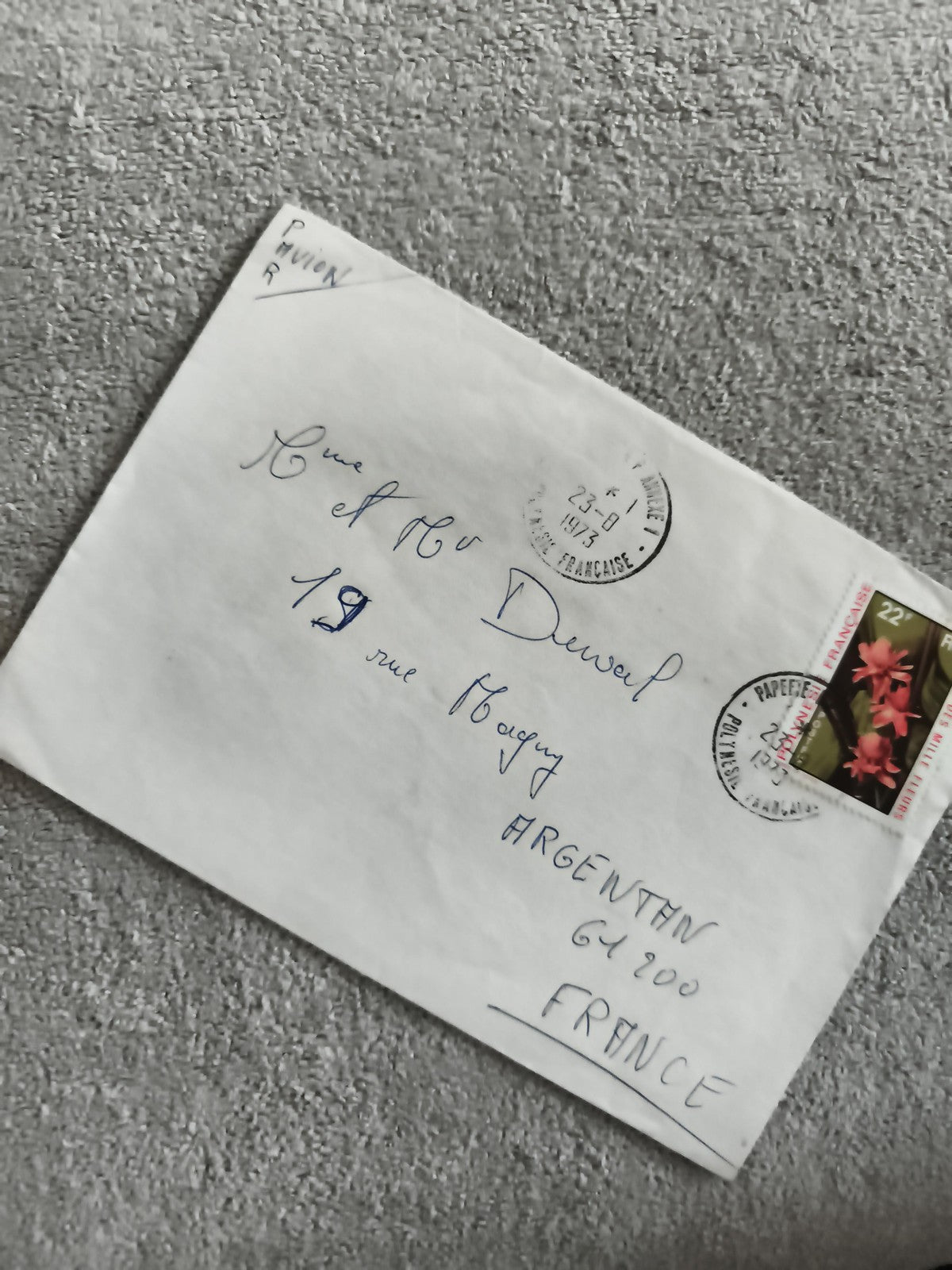 Lettre oblitérée France 1973 timbre 22c fleurs enveloppe manuscrite philatélie