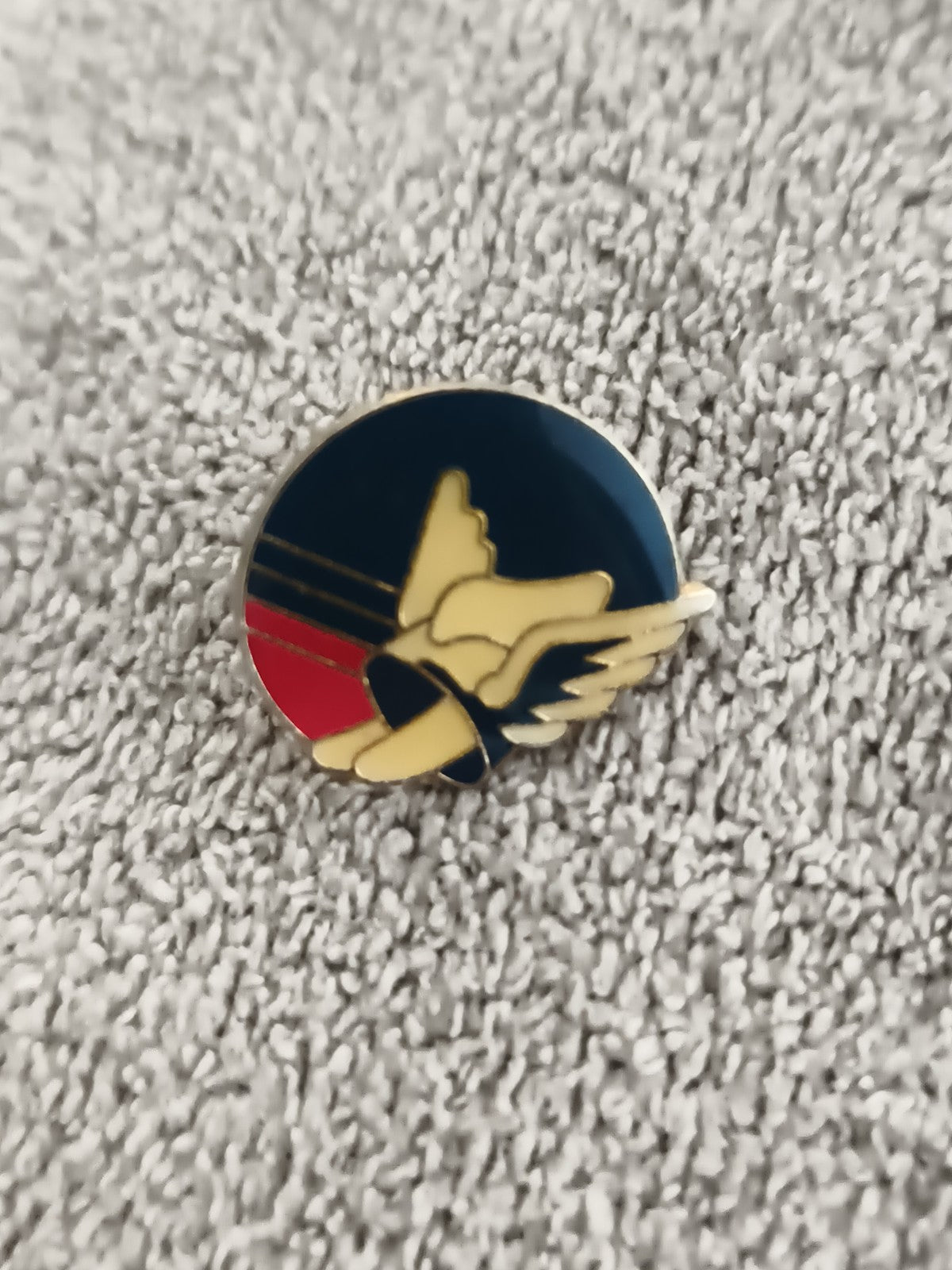 Pin's vintage aviateur aile dorée émaillée, aviation badge années 80 (Ref 5)