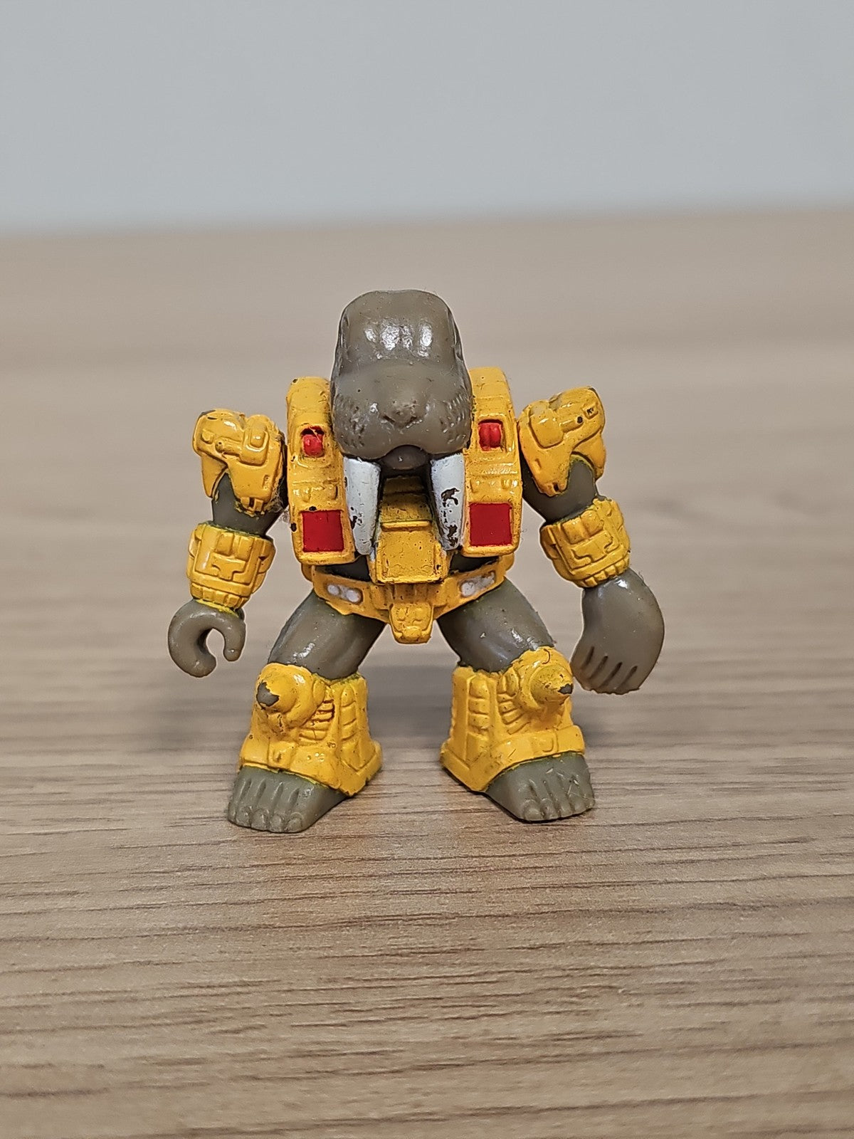 Figurine rétro Battle Beasts Wolfgang Walrus 1987 Hasbro Takara ancien jouet