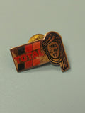 Vintage pin's TOTAL Paris Le Cap 92 rallye, logo rouge noir, collection auto