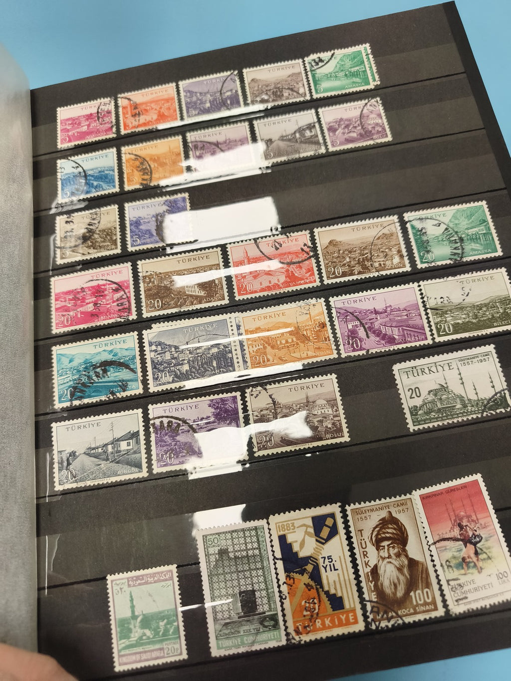 Gros classeur ancien timbres monde à trier ? vrac collection philatélie rouge