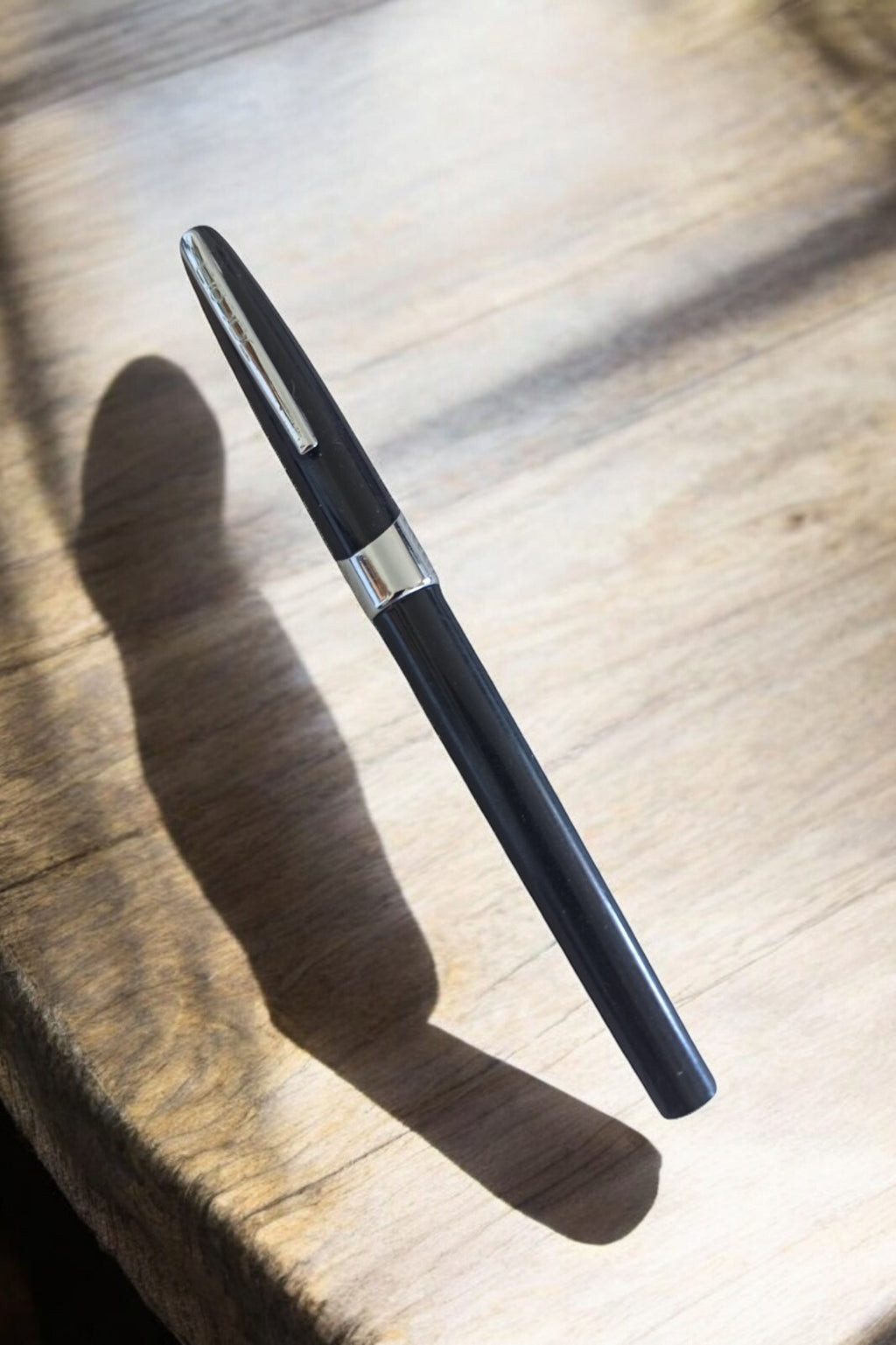 Stylo plume vintage noir Major, finition métal chromé, Collector's Edition