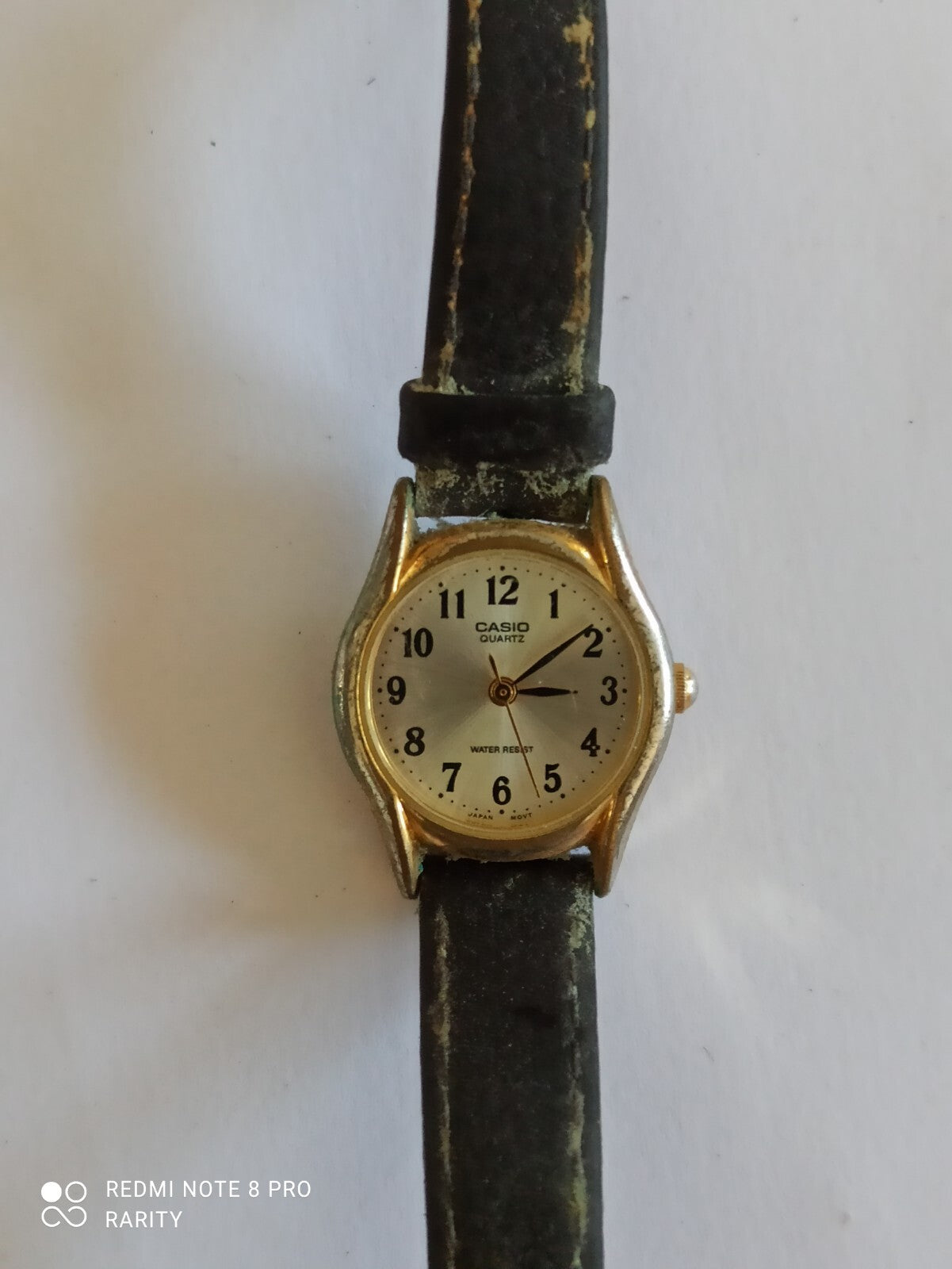 Montre Casio vintage quartz Japan 1330 dorée, à vérifier, bracelet usé