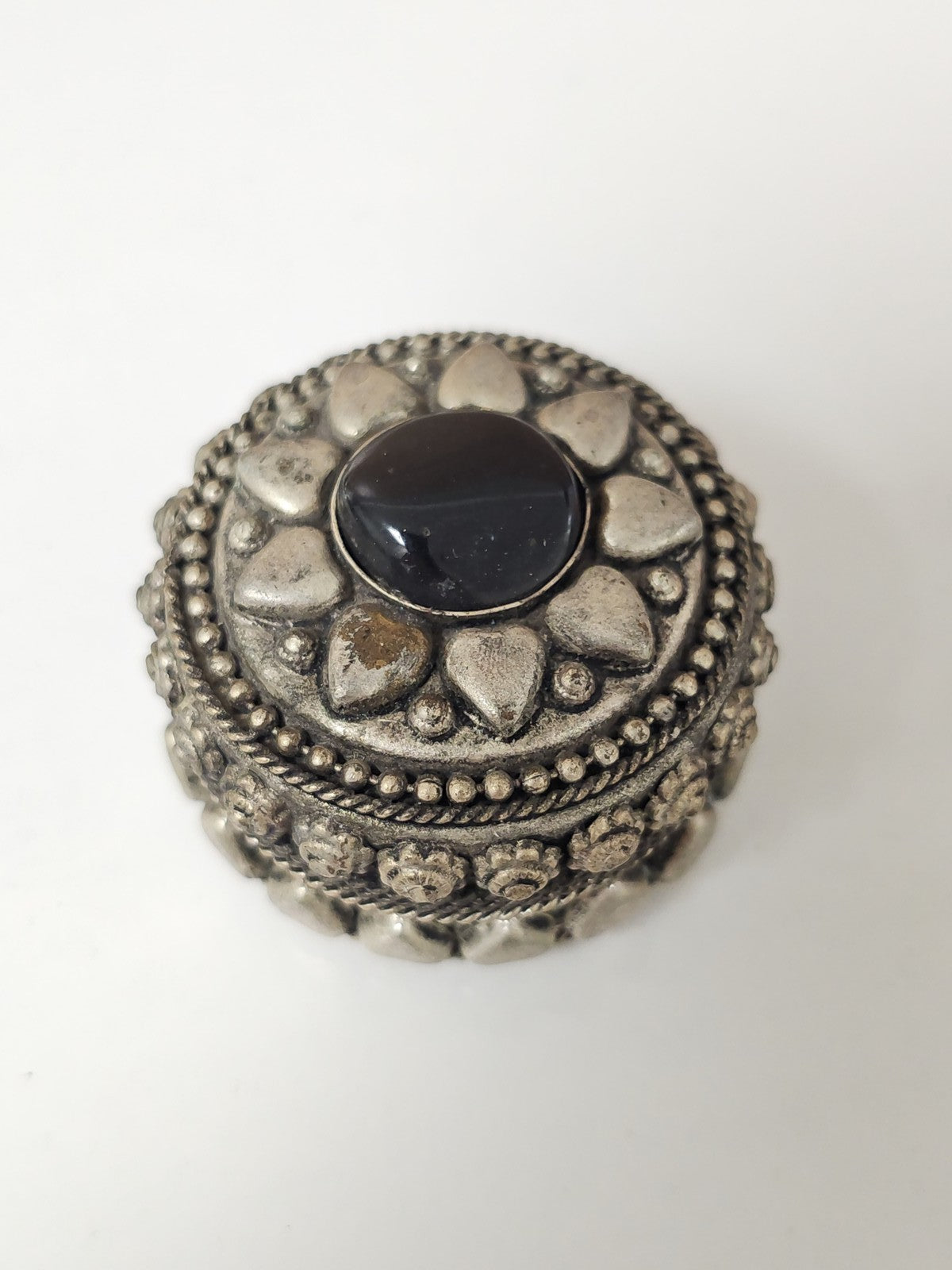 Boîte à bijoux berbère ancienne vintage, objet de collection ethnique rétro déco