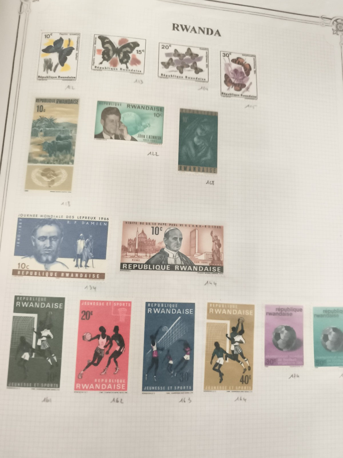 Timbres Rwanda République Rwendaise sports papillons fleurs Kennedy