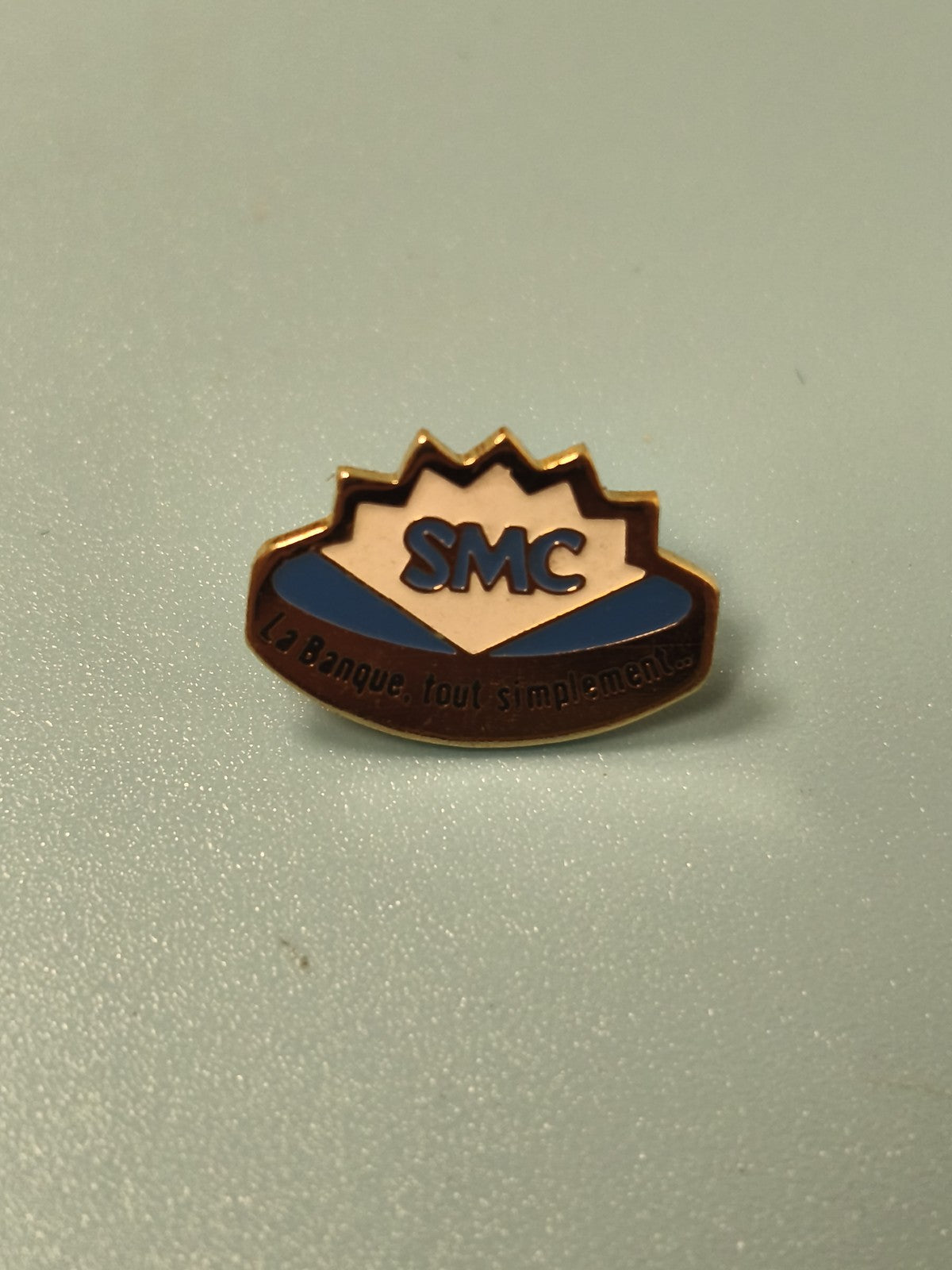 Vintage pin's SMC banque bleu doré collection badge ancien (Ref 13)