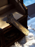 Briquet vintage clé à molette Jintat rétro aspect métallique ancien outil
