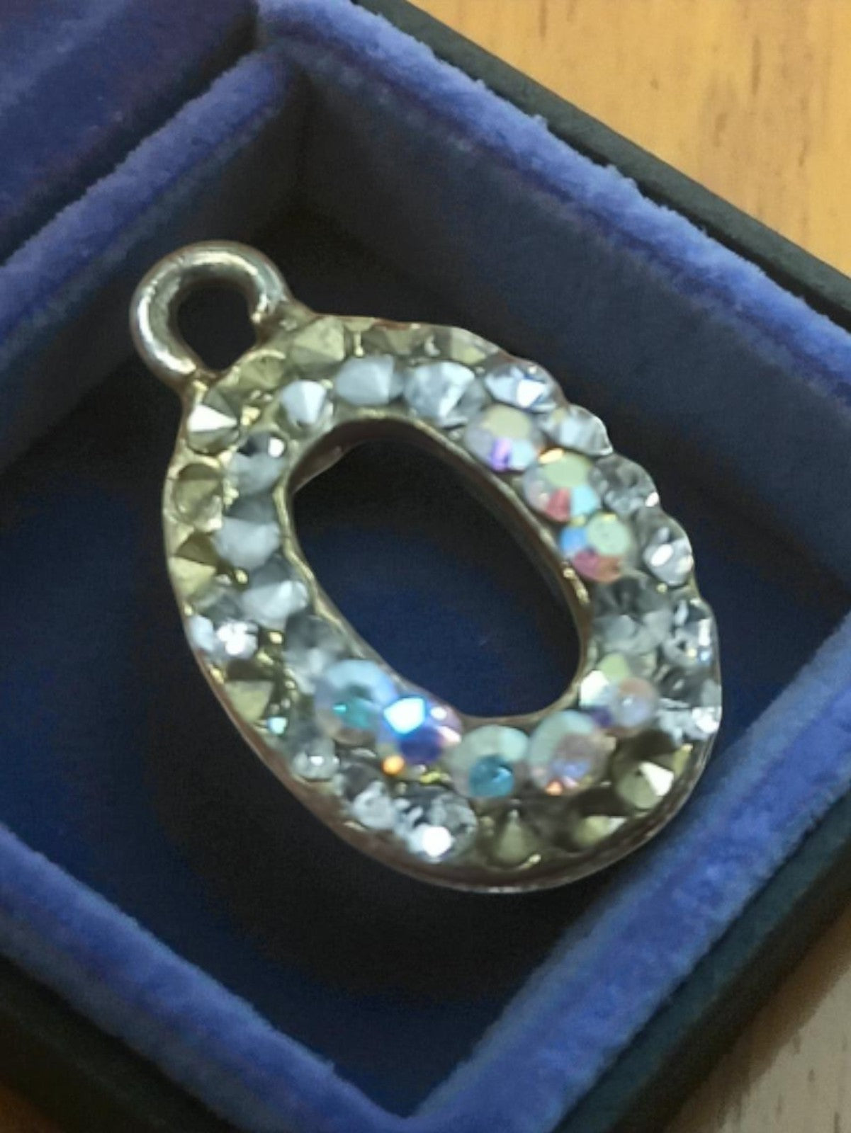 Pendentif vintage ovale strass fantaisie rétro, bijou ancien original