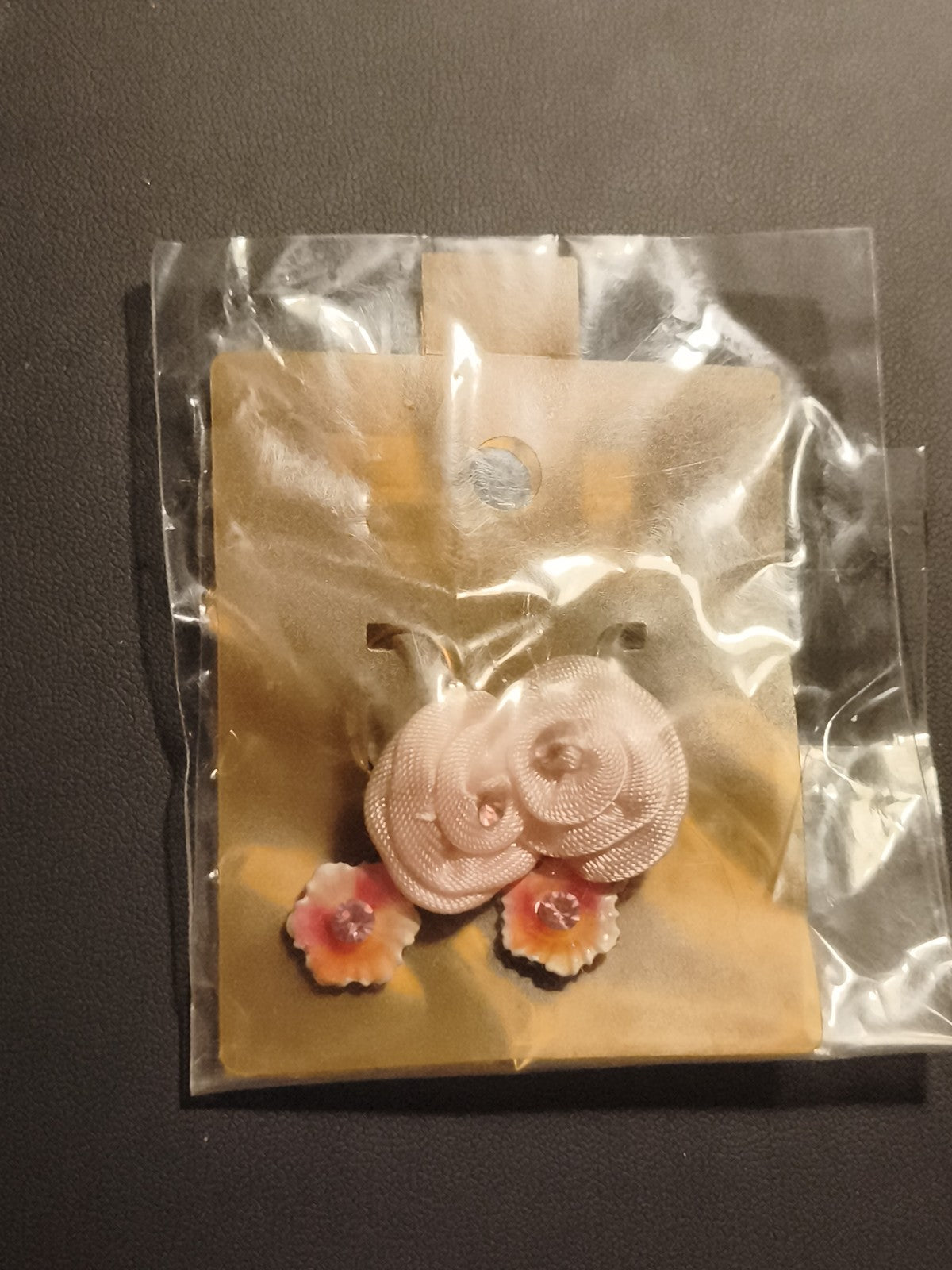 Paire de boucles d’oreilles vintage fleurs rose clair, deadstock, années 80