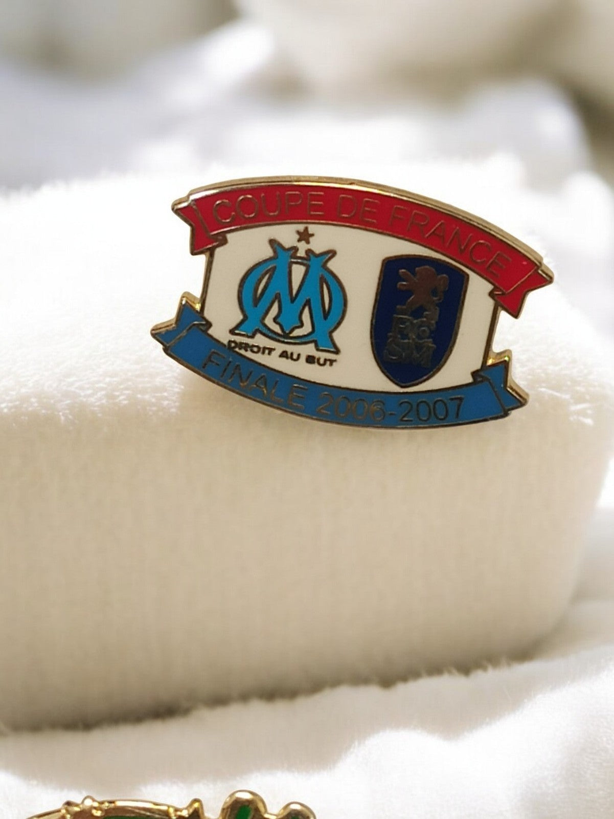 Pin's Coupe de France OM Sochaux Finale 2007 vintage football ancien rare