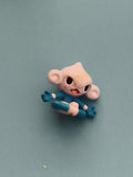 Figurine Pokémon Méditikka assis, mini jouet bleu blanc, décoration