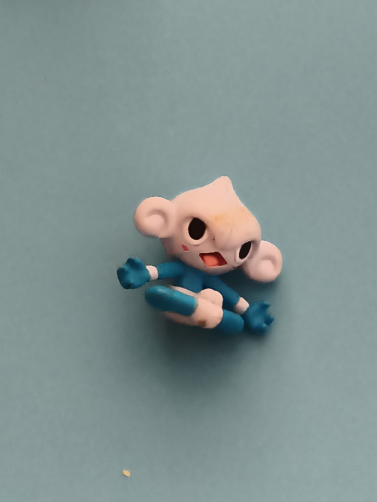 Figurine Pokémon Méditikka assis, mini jouet bleu blanc, décoration