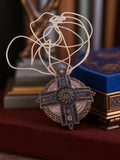 Collier pendentif rond style Art Déco, croix ornementale, pierres violettes vint