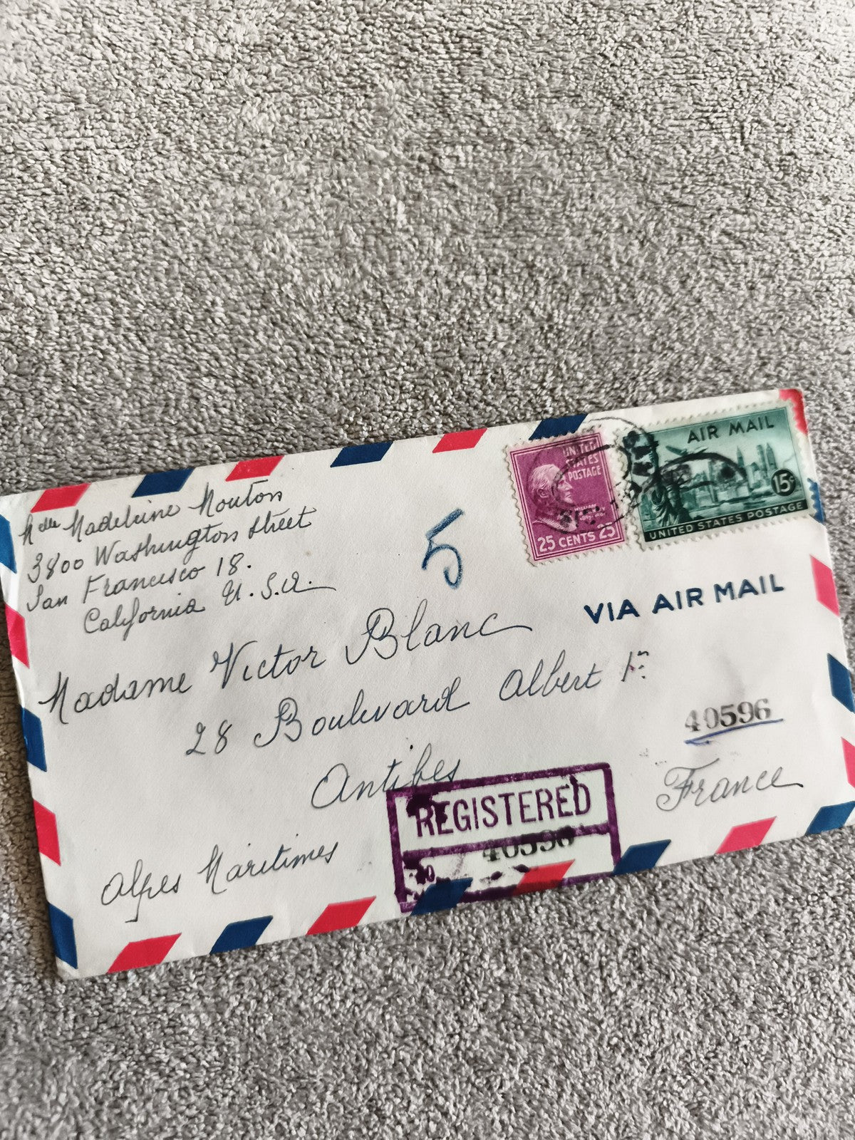 Lettre avion USA France affranchie, 2 timbres US, cachet Registered, philatélie