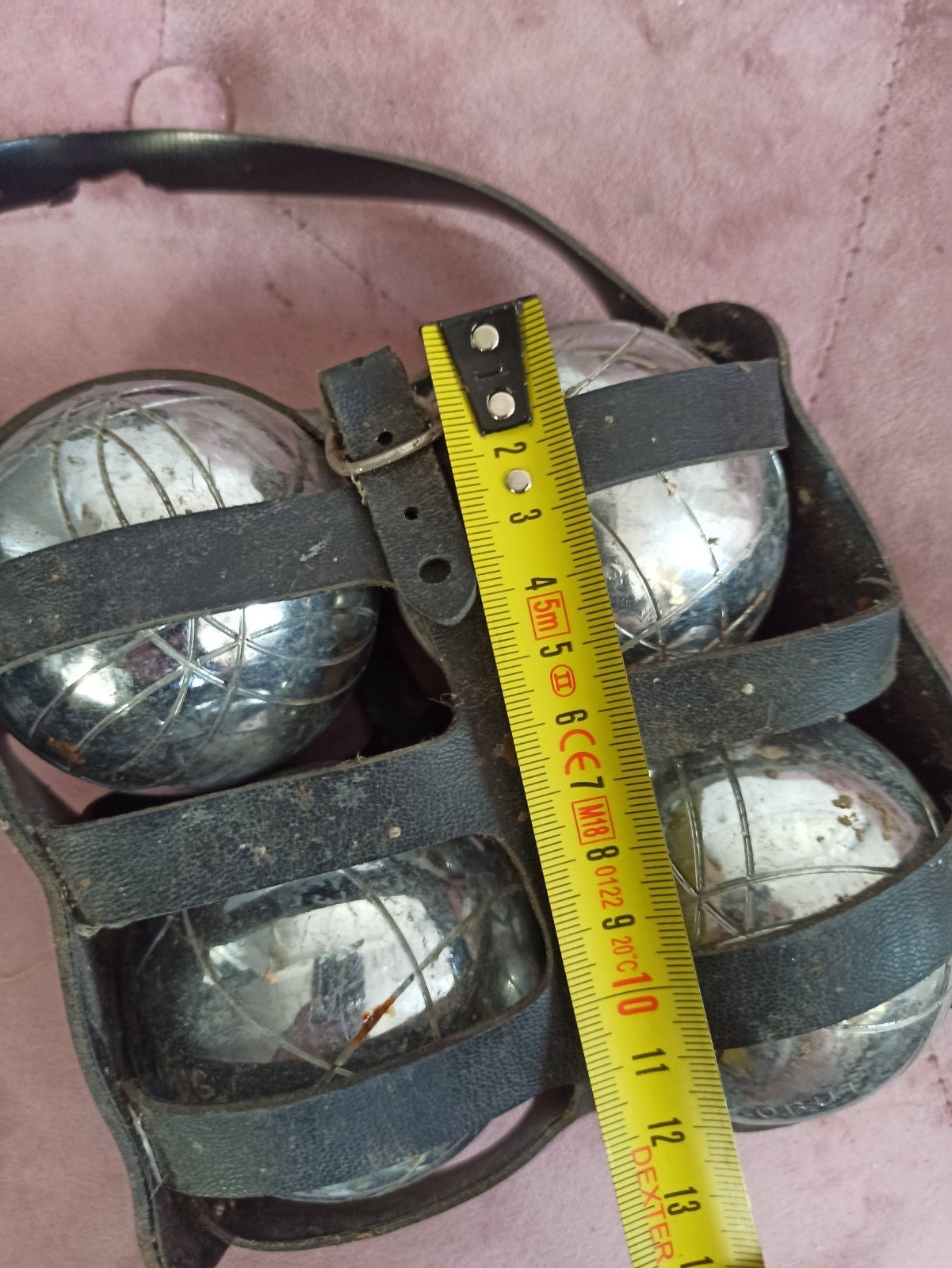 Boules de pétanque OBUT acier x4 + cochonnet, sacoche cuir noir