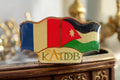 Pin's vintage France Jordanie KADDB drapeaux émaillés ancien rare