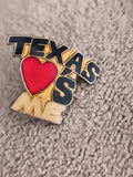Pin's vintage TEXAS Loves Me doré, émail rouge bleu, badge USA (Ref 10)
