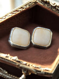 Boucles d'oreilles vintage rétro, carrées, finition argentée, blanc nacré
