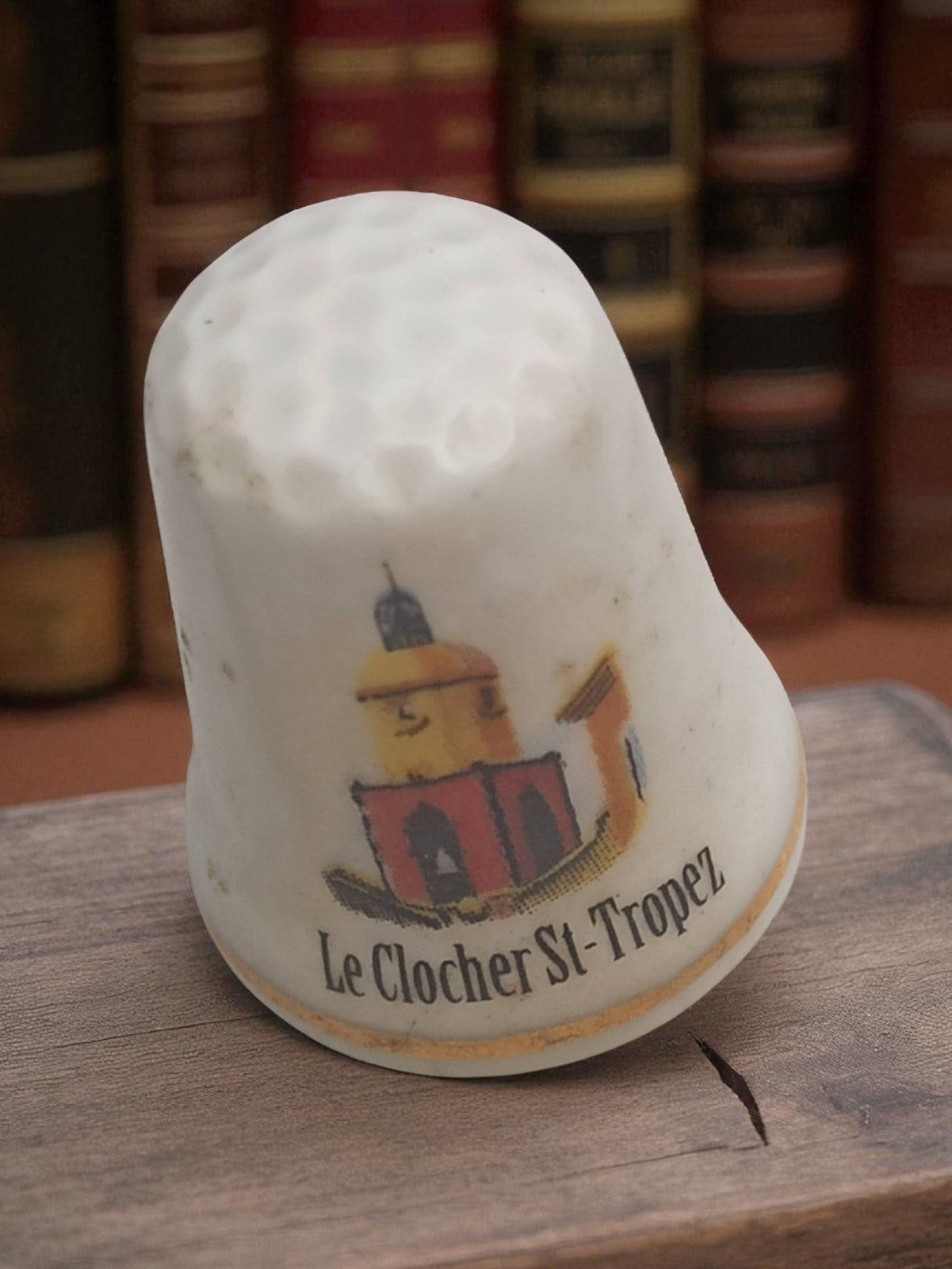 Dé à coudre ancien Le Clocher St-Tropez vintage souvenir couture rétro