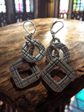 Boucles d'oreilles vintage années 70 motif géométrique aspect métal argenté rétr