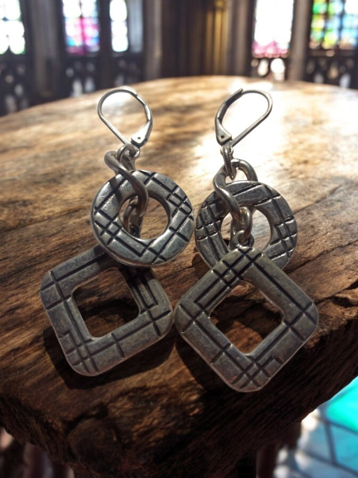Boucles d'oreilles vintage années 70 motif géométrique aspect métal argenté rétr
