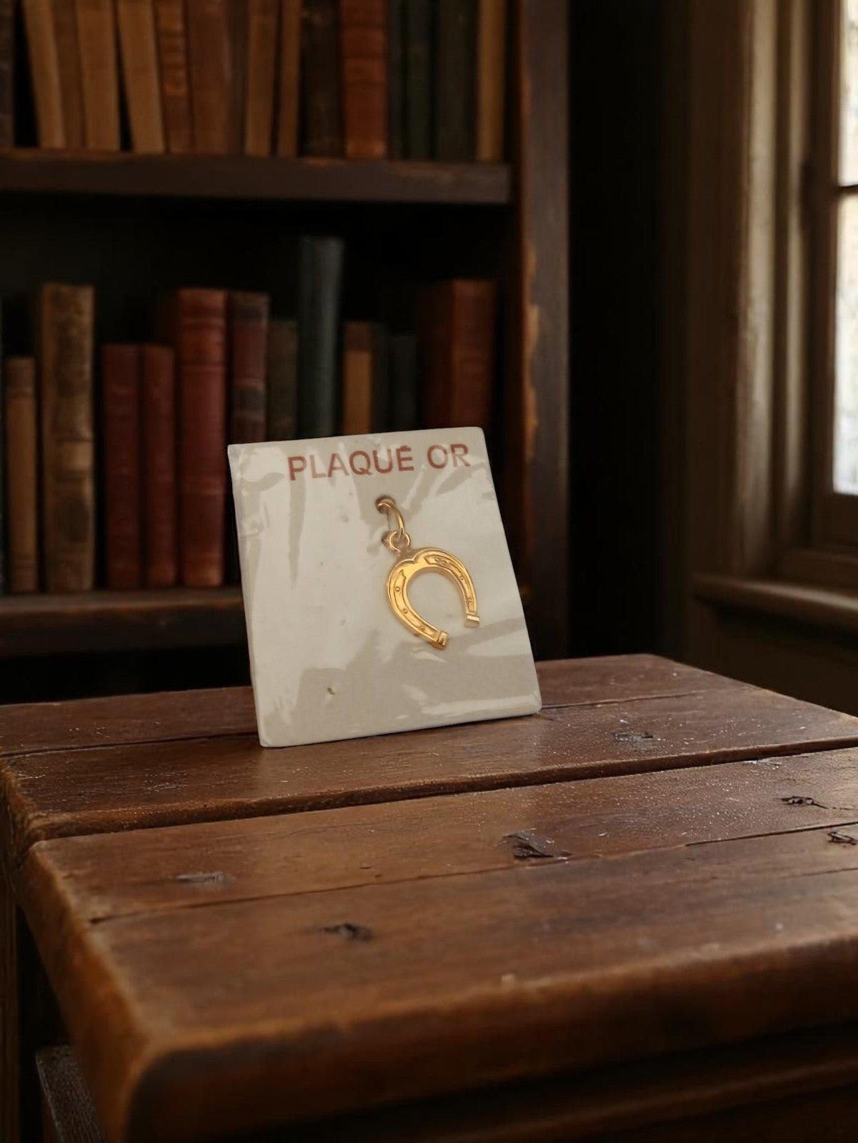 Pendentif vintage fer à cheval plaqué or neuf rétro porte-bonheur bijou ancien