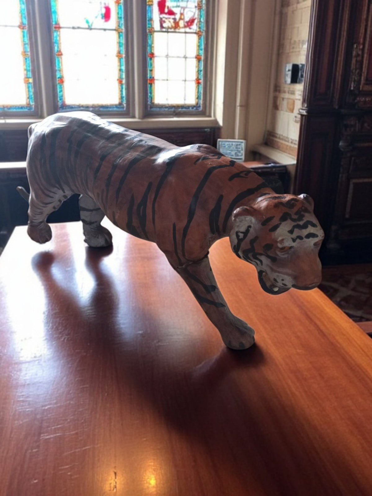 Tigre décoratif papier mâché ancien, sculpture vintage début XXe, figurine art p