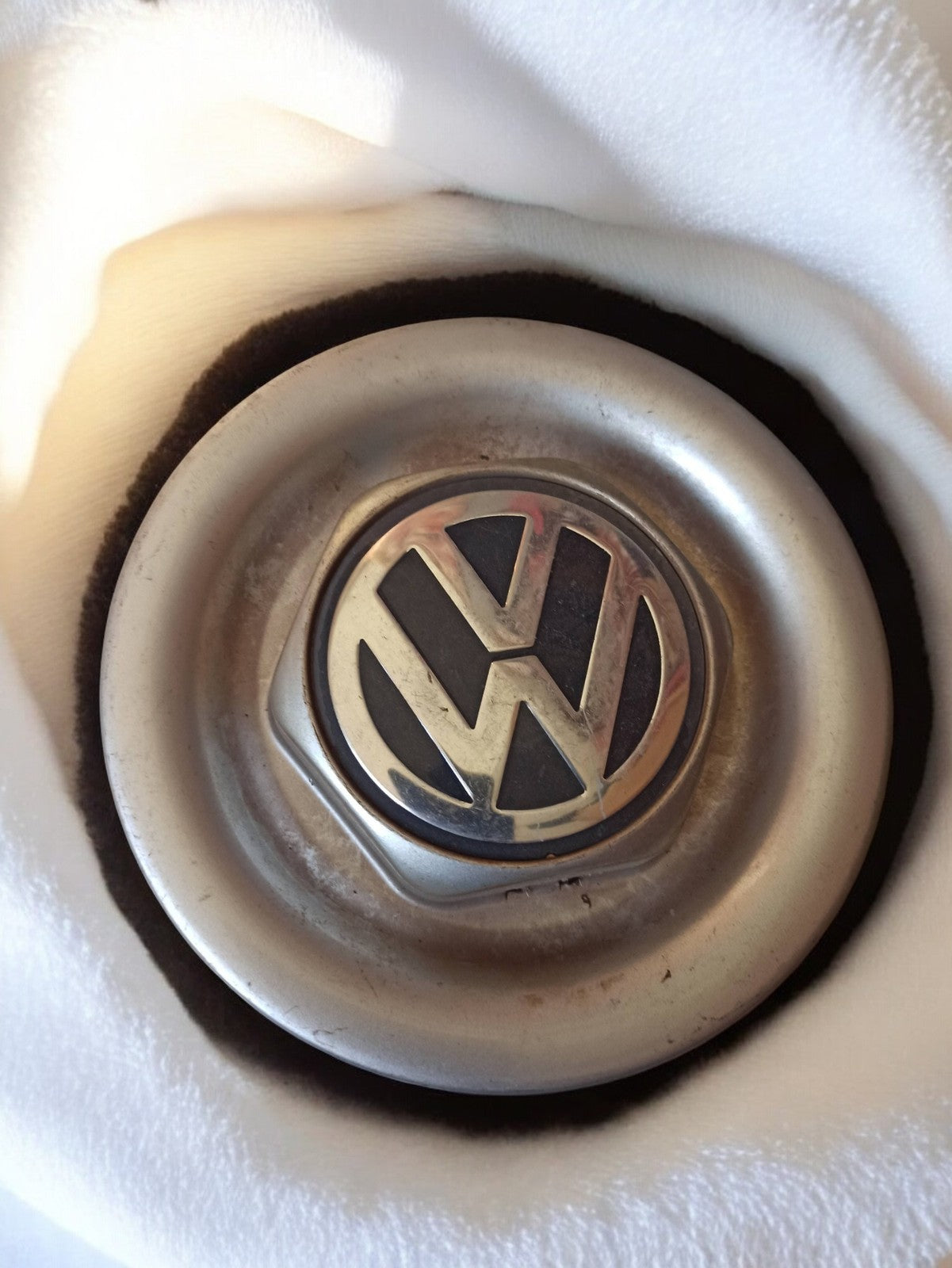Enjoliveur cabochon ancien Volkswagen vintage, centre roue rétro d’occasion