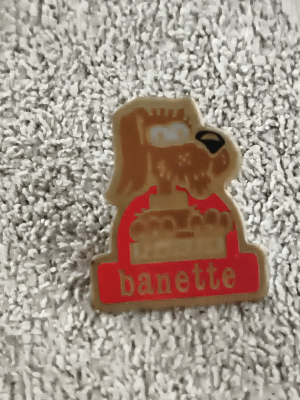 Pin's vintage Banette chien mascotte boulangerie badge publicitaire (Ref 10)