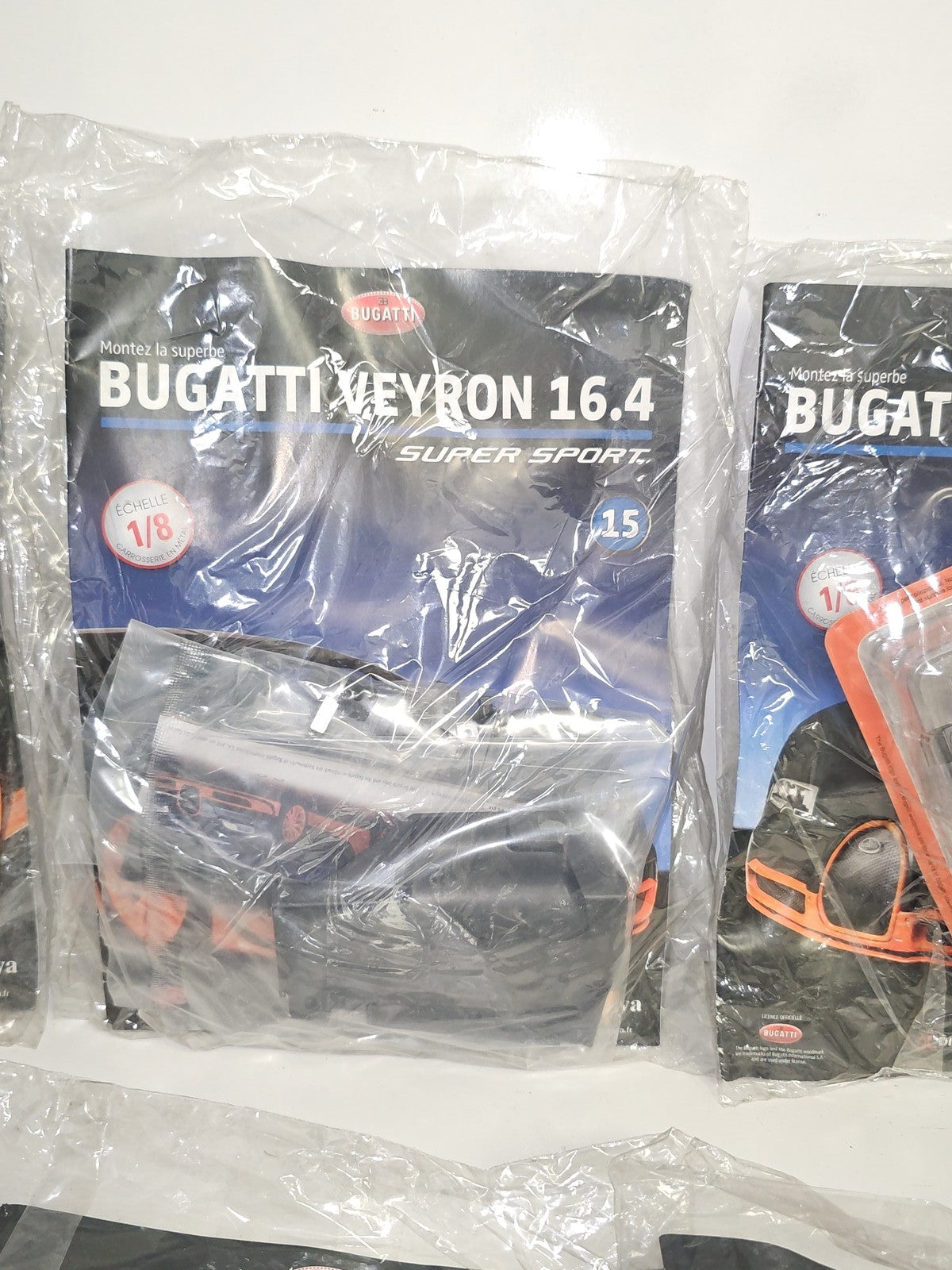 Bugatti Veyron 16.4 Super Sport lot fascicules + pièces 1:8 modèle neuf Bugatti