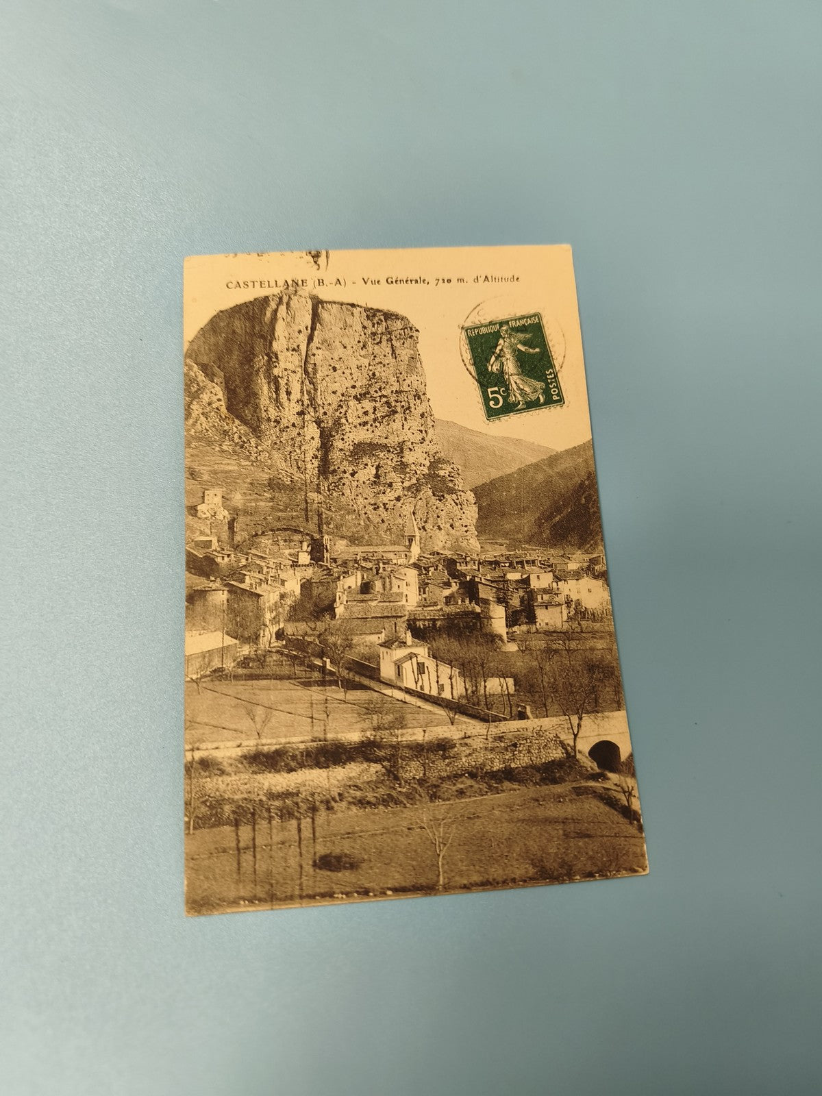 Carte postale ancienne CPA Castellane Vue Générale timbre 5c collection vintage