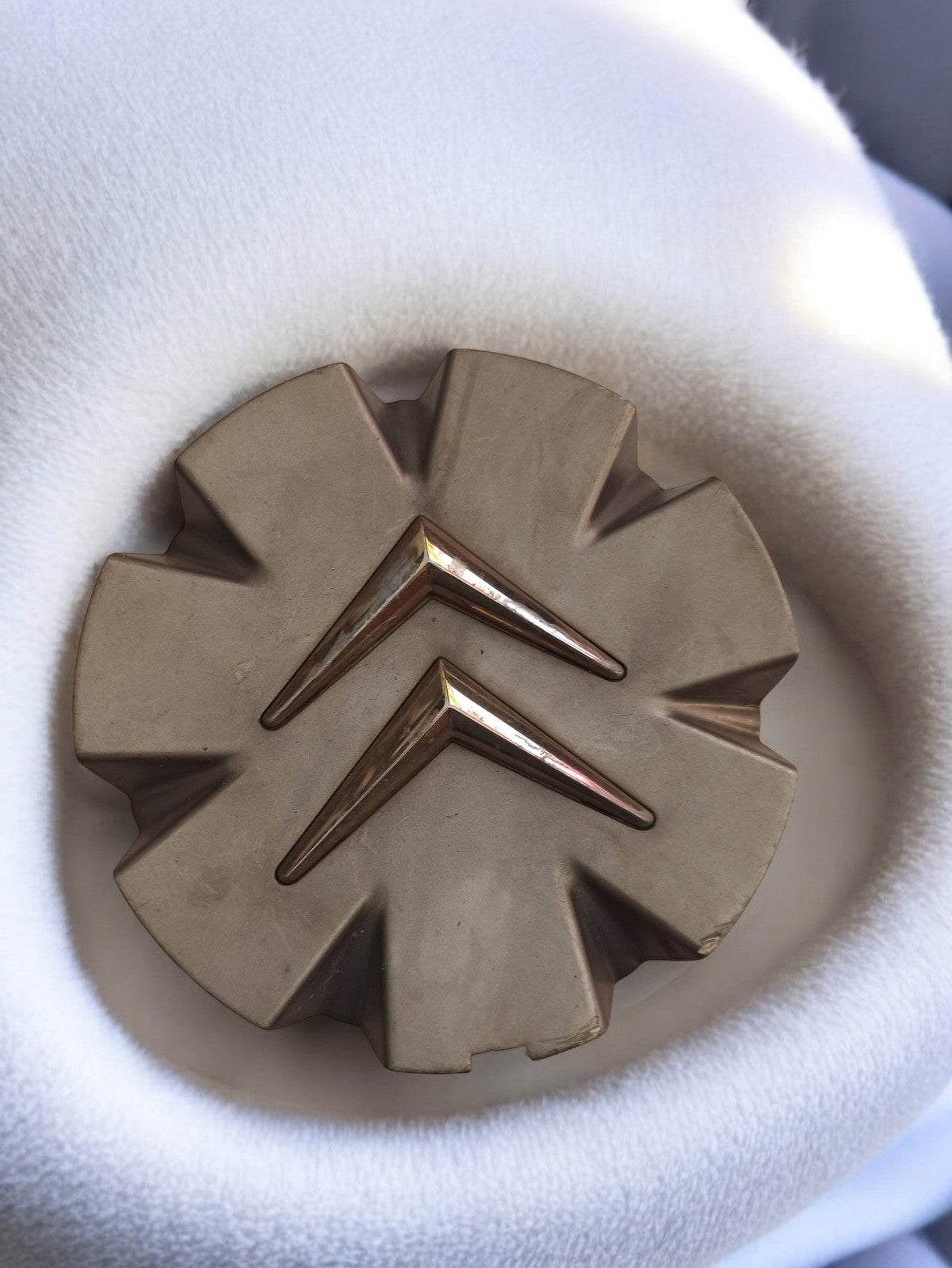 Enjoliveur Citroën ancien, cabochon vintage logo chevrons, pour restauration aut