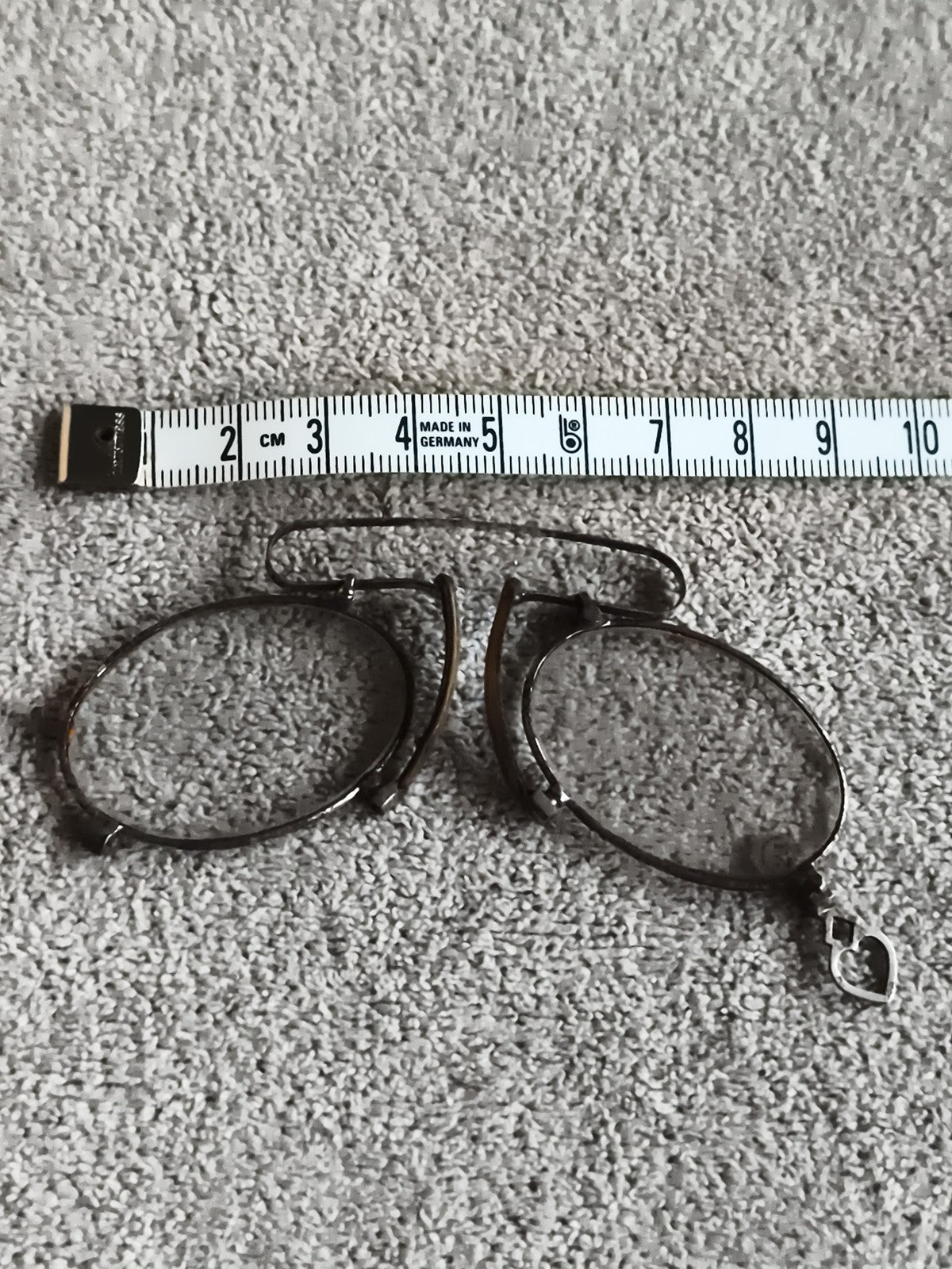 Lunettes lorgnon pliant ancien, monture aspect métal, charme rétro vintage