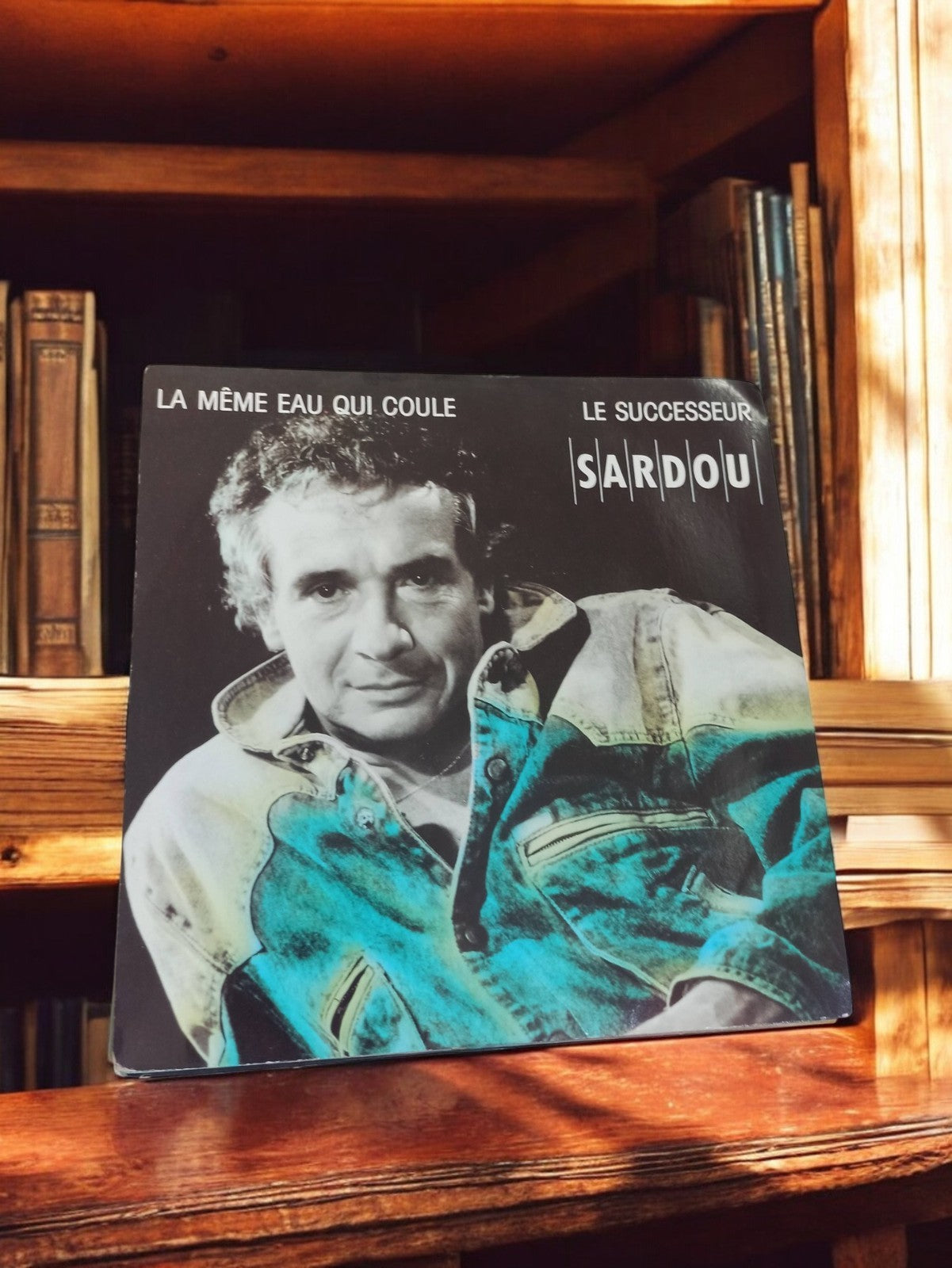 Disque vinyle 45 tours Sardou La Même Eau Qui Coule vintage années 70 rétro