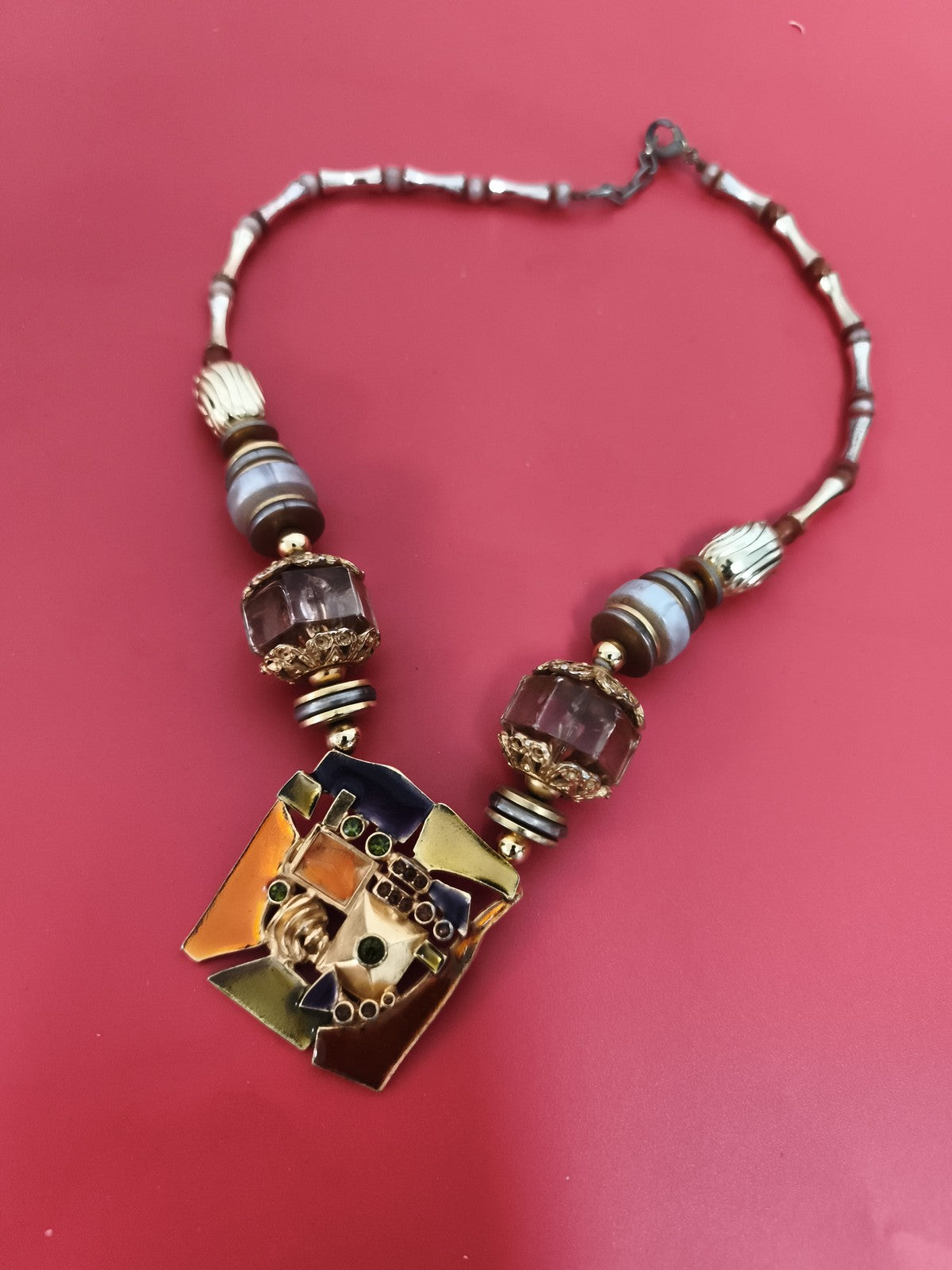 Collier ancien pendentif géométrique émaillé perles fantaisie vintage