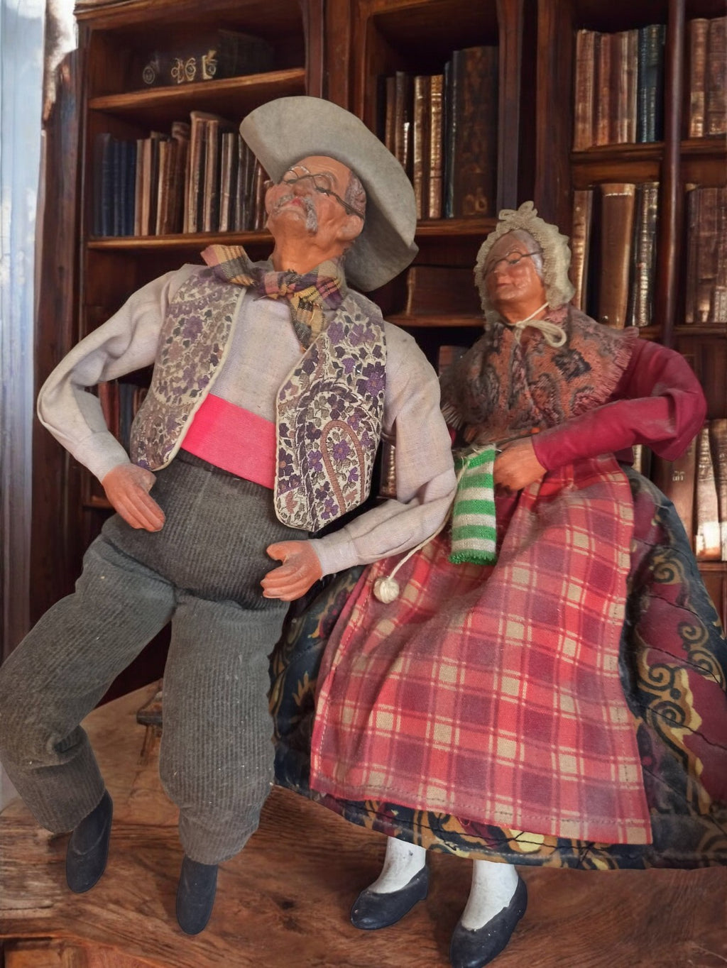 Santon ancien habillé homme femme vintage déco crèche rétro à restaurer