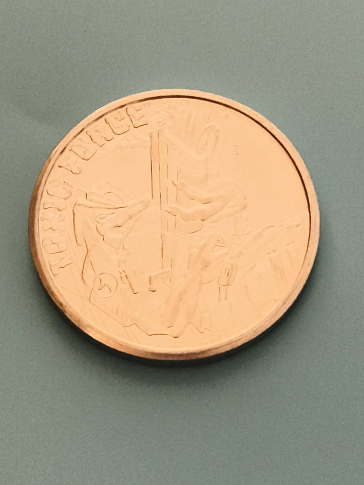 Médaille Big Force aspect cuivré, motif sportif, pièce décorative
