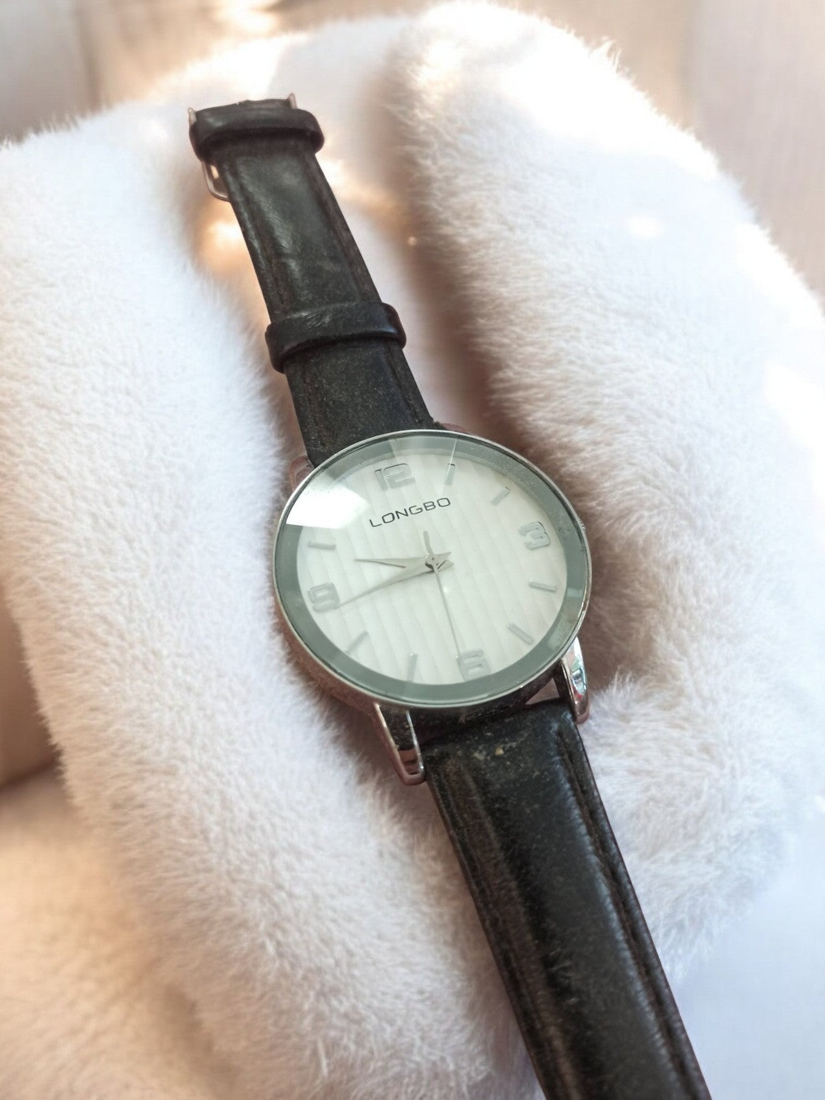Montre homme Longbo vintage, cadran blanc rayé, bracelet noir rétro