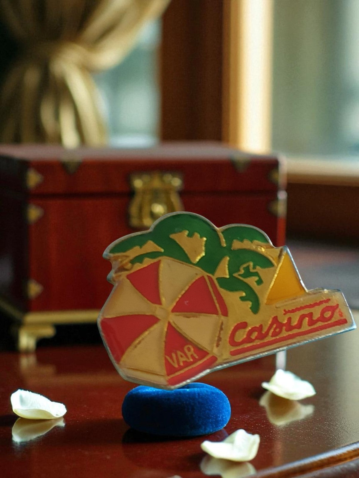 Pin's publicitaire vintage Casino Var édition limitée palmiers plage